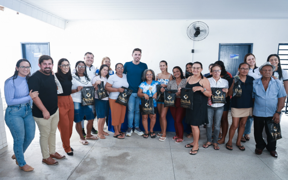 Secretaria de Saúde realizou a entrega de mais 150 óculos para moradores do Povoado Chã da Imbira