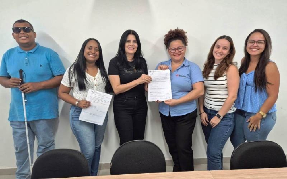 Secretaria de Habitaçao realizou mais uma entrega de documentações para famílias beneficiárias Programa Minha Casa Legal