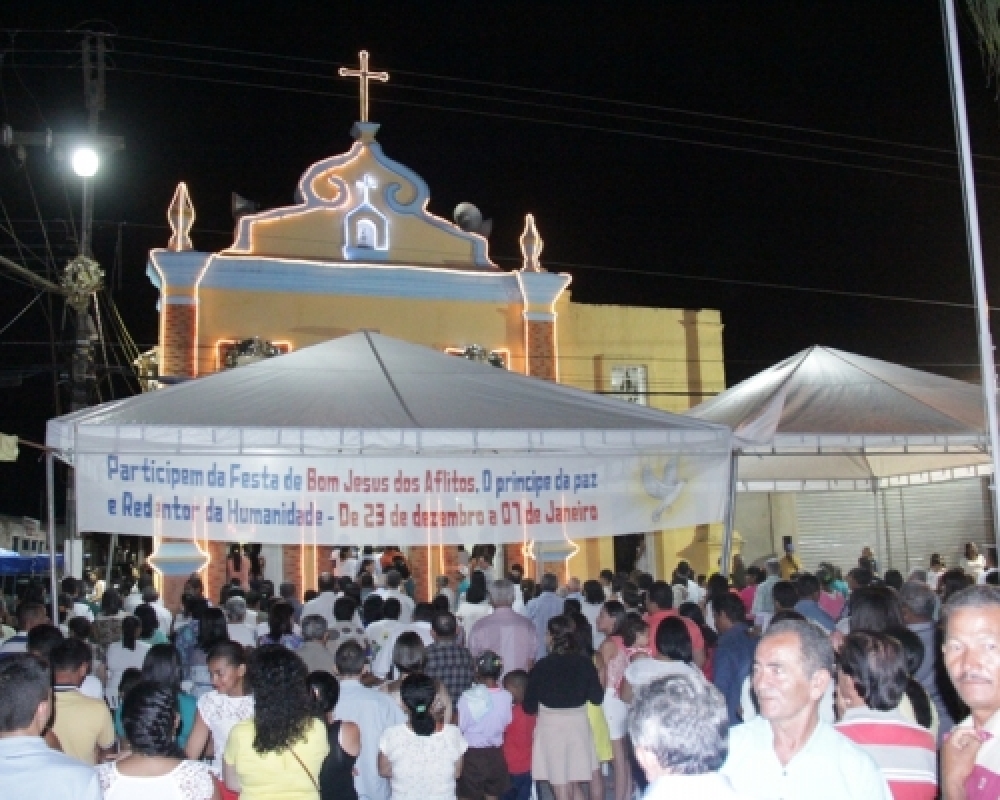 Réveillon: Festa da virada de ano contou com milhares de pessoas no centro de Campo Alegre 