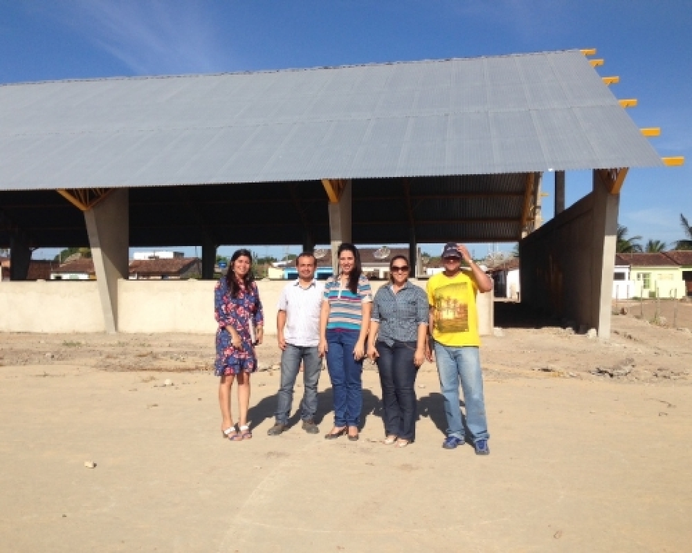Prefeita Pauline Pereira realizou visita técnica nas obras em andamento no Distrito de Luziápolis