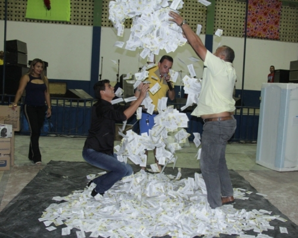 Campanha Compra Premiada 2015 realizou sorteio de prêmios em Campo Alegre e Luziápolis