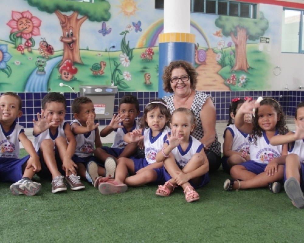 Prefeitura realiza entrega fardamentos para os alunos do novo Centro de Educação Infantil 