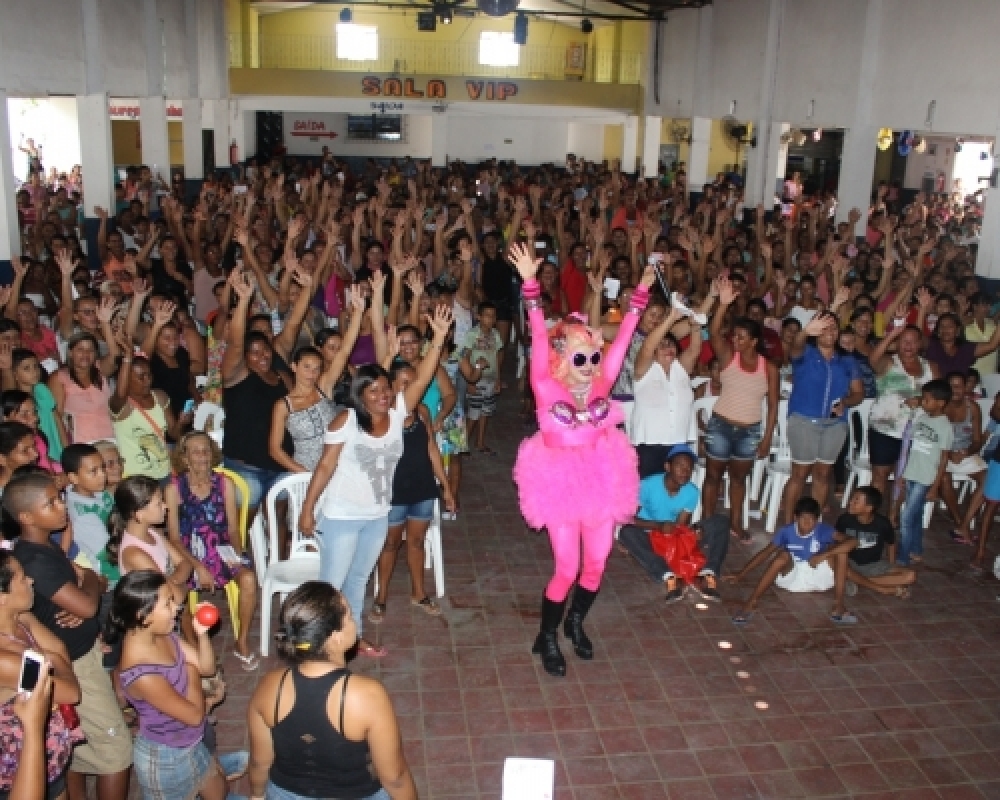 Show de prêmios, palestra educativa e dia de beleza para as Mulheres de Luziápolis