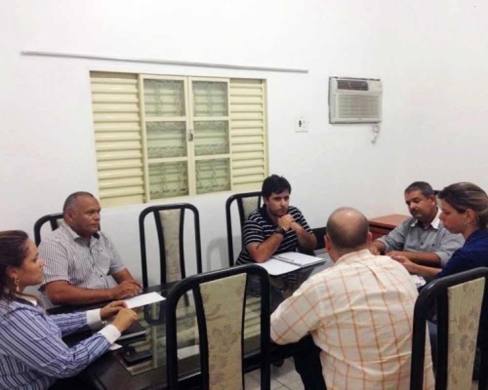 Secretários, vereadores e consultores do SEBRAE debatem sobre agricultura familiar em Campo Alegre