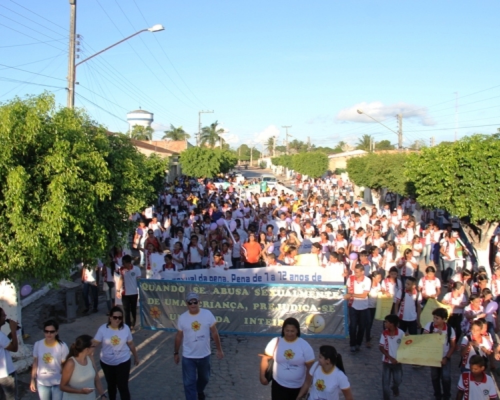 Grande Caminhada marcou o Dia de Combate ao Abuso e Exploração Sexual de Crianças e Adolescentes 