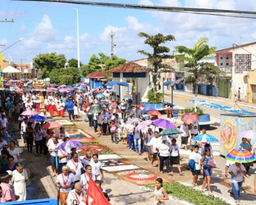 Milhares de fies participam da Solenidade de Corpus Christi em Campo Alegre e Luziápolis