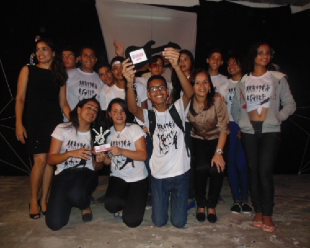 Alunos da Escola Municipal Pedro de Oliveira participaram de Festival de Inglês 