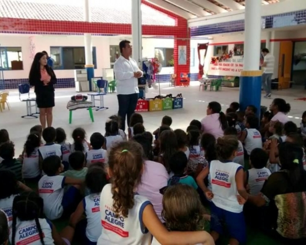 Apresentação de peça teatral nas escolas marca o encerramento Projeto lixo no lixo