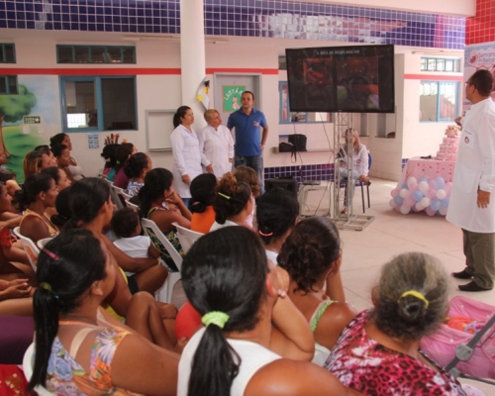 Prefeitura realizou ação social “Natal Alegre” para as mães de todas as Creches do município 