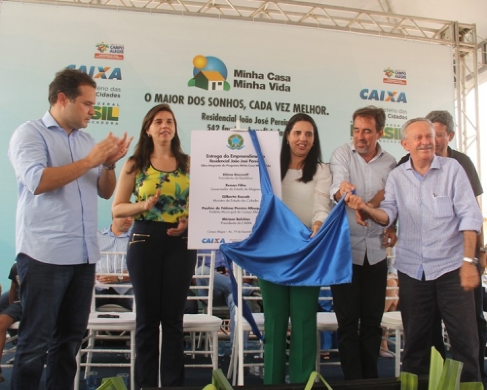 Prefeitura e Caixa realizaram a entrega do Conjunto Habitacional João José Pereira em Luziápolis