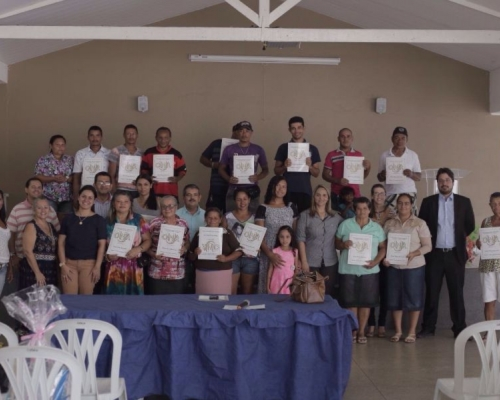Prefeitura de Campo Alegre realizou a entrega das escrituras das casas do Conjunto Olavo Calheiros 