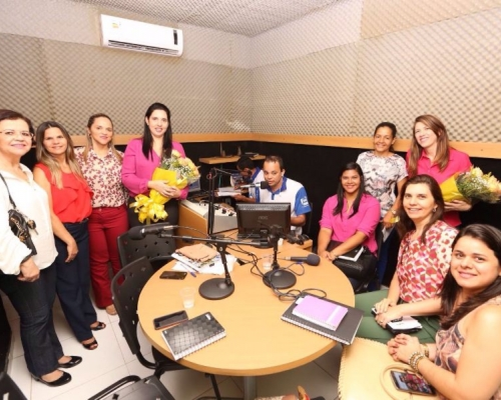 No Dia da Mulher a Prefeita Pauline participou de Programa Especial na Rádio Campo Alegre FM 