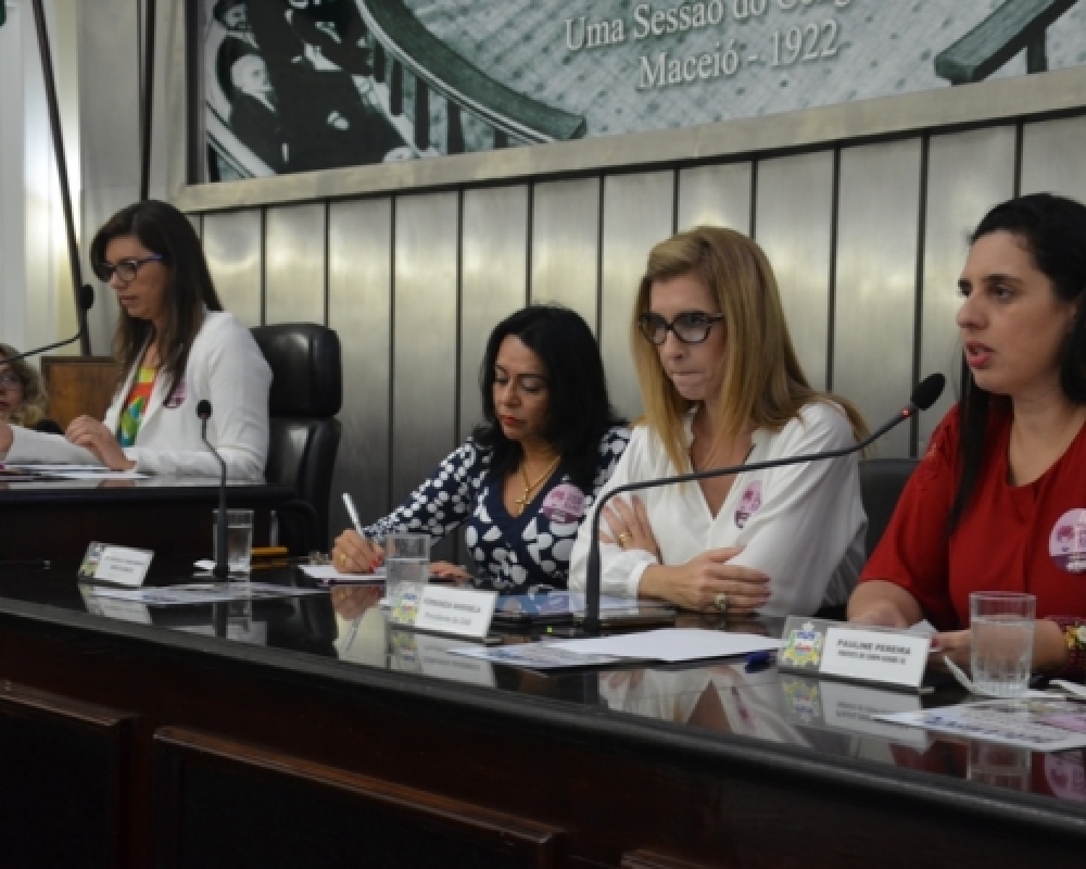 Prefeita Pauline Pereira representou a AMA em audiência pública sobre a mulher na ALE