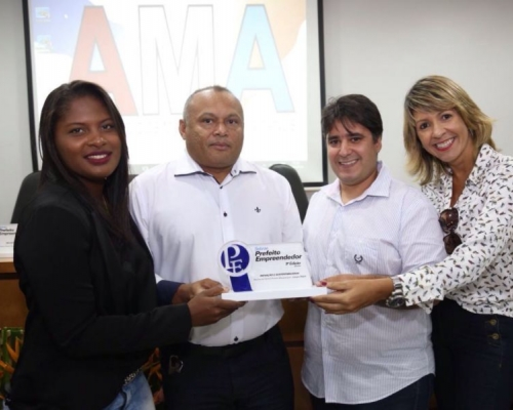 Reconhecimento: Prefeita Pauline Pereira recebe prêmio Prefeito Empreendedor do Sebrae 
