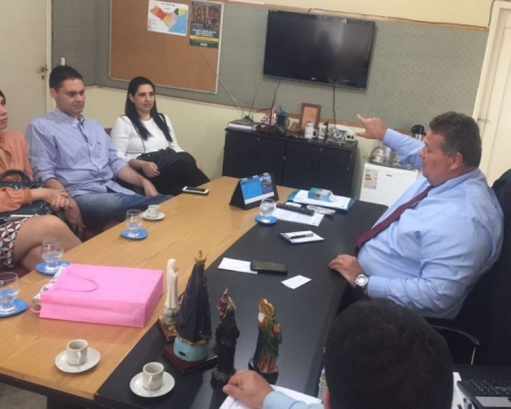 Em reunião com o secretário de segurança do estado prefeita pede reabertura do GPM de Luziápolis