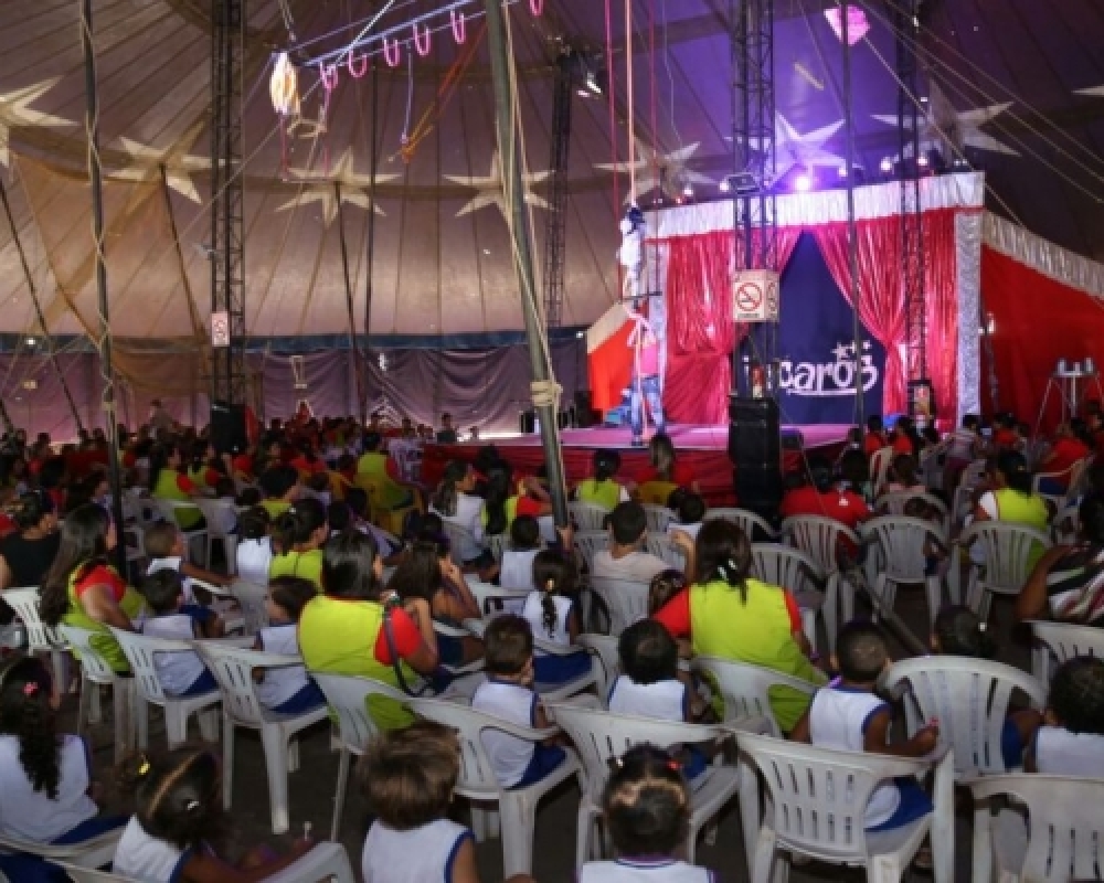 Secretaria de Educação leva crianças da Rede Municipal de ensino para conhecerem a magia do Circo 