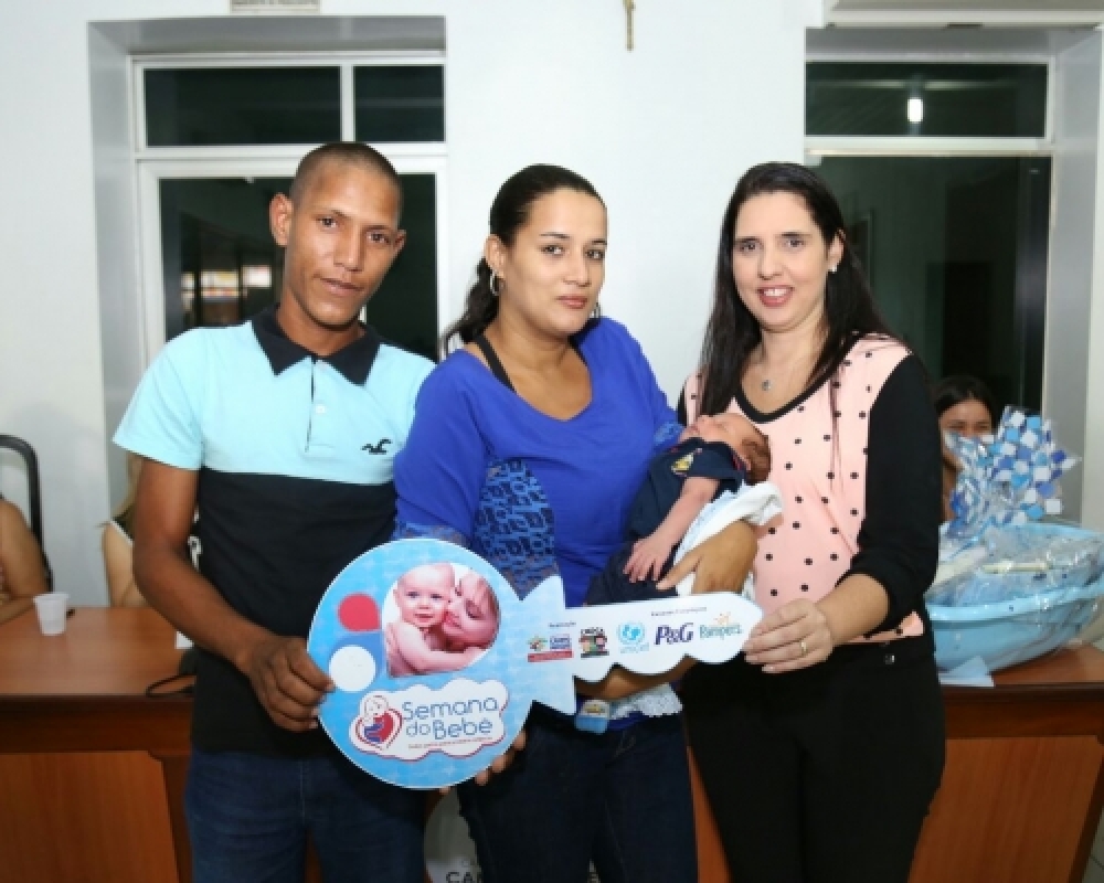Prefeita Pauline Pereira realizou a Entrega da chave ao Bebê prefeito 