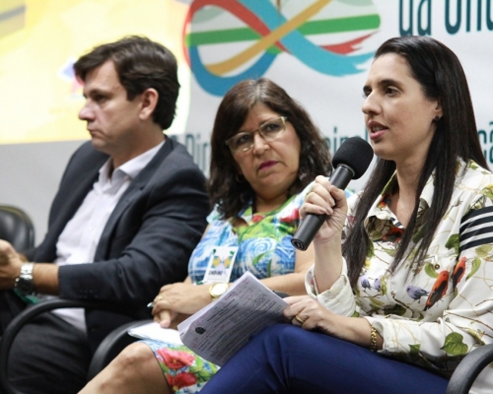 Pauline Pereira defende diálogo entre prefeituras e sindicatos da Educação 