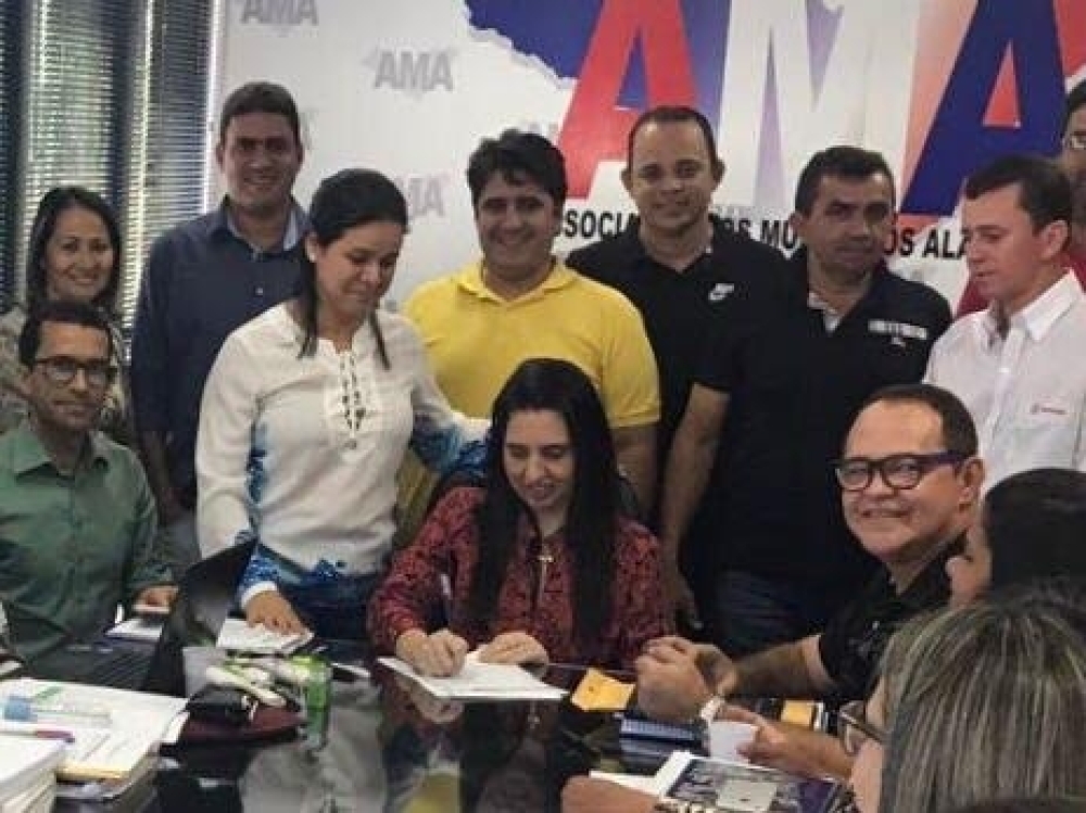 Prefeitura de Campo Alegre adere ao Programa Prefeito Amigo da Criança