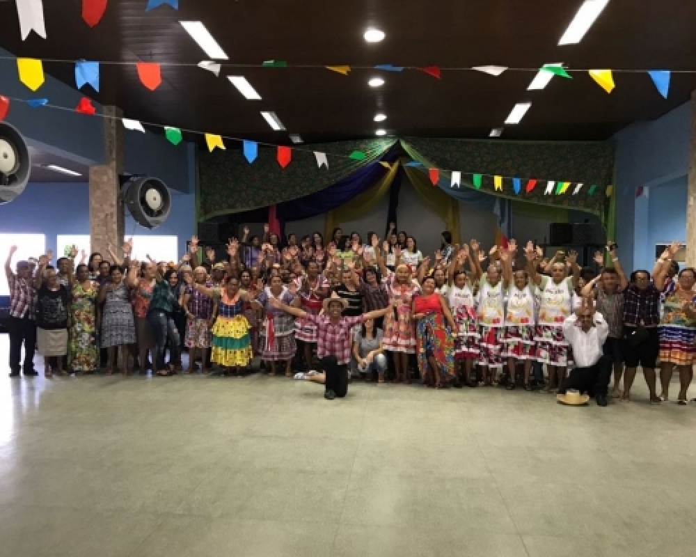 Idosos finalizam o mês de São João participando do I Arraiá Intermunicipal da Melhor Idade