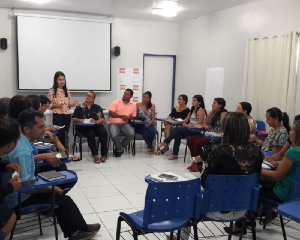 Programa Formação Pela Escola - SEMED realiza encontro final do curso de competências básicas