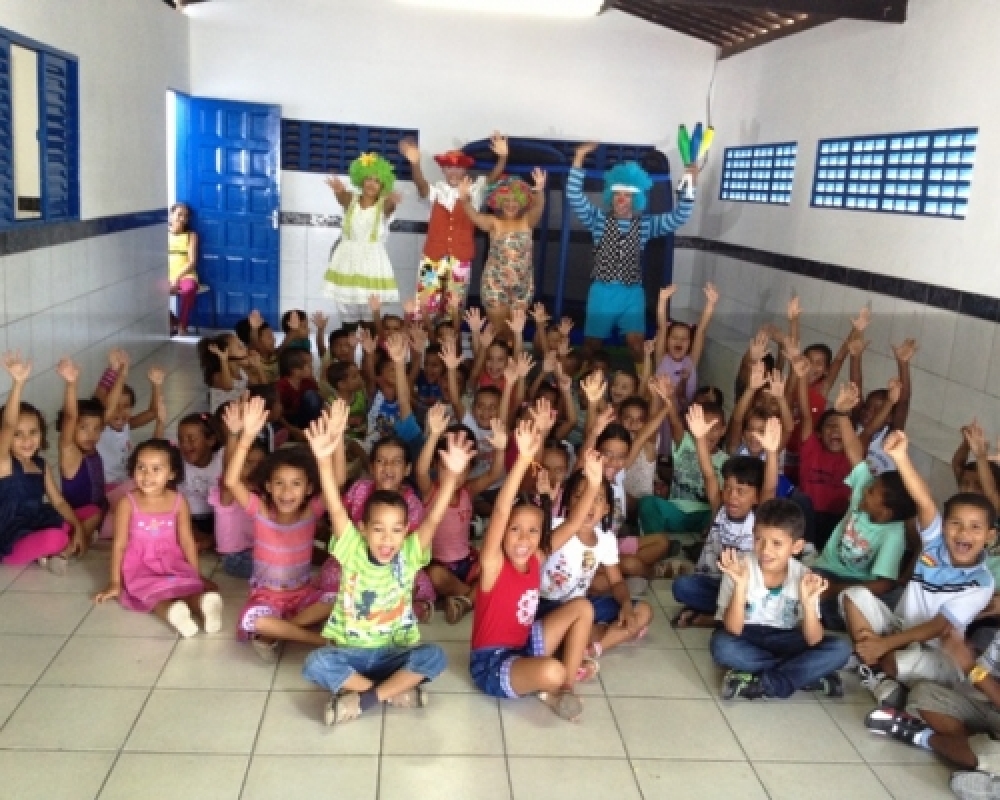 Rede municipal inicia ano letivo 2013 com o projeto “Volta às aulas com alegria”