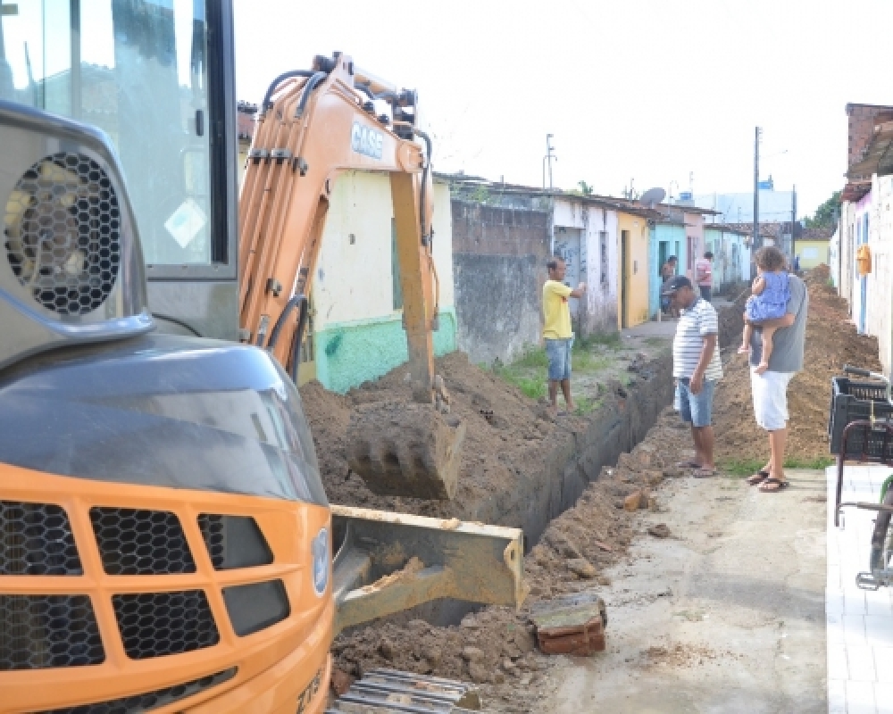 Prefeitura inicia obra de Drenagem e Pavimentação em Vila no Bairro Aldeia com recursos próprios