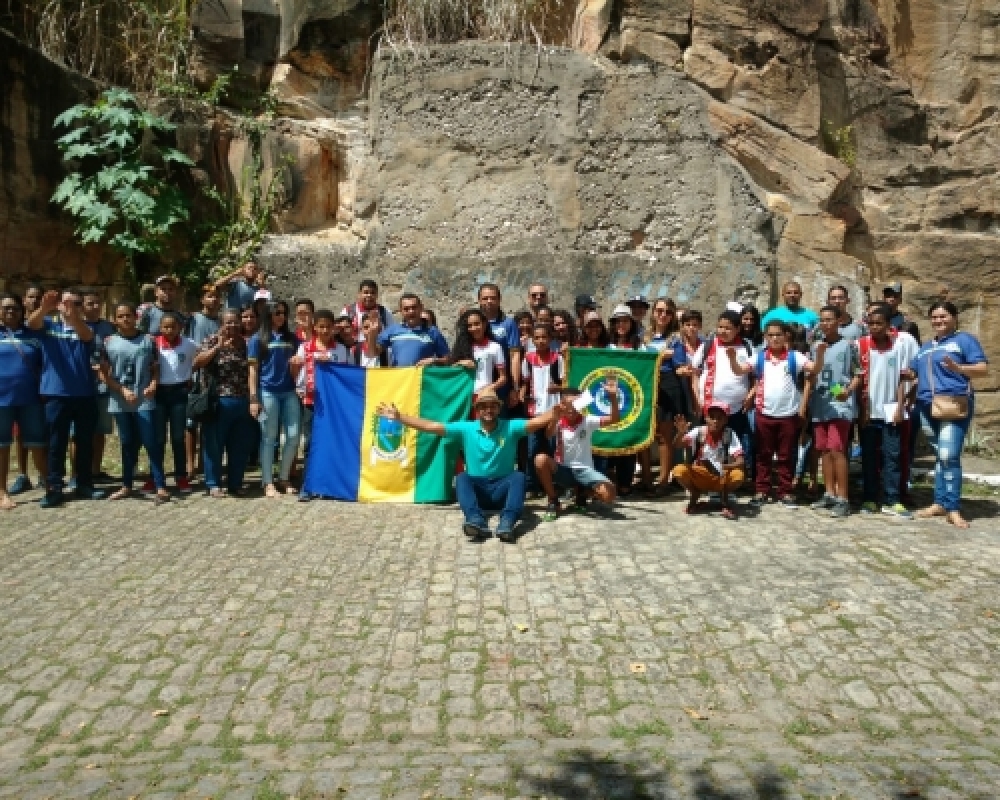 Estudantes da Escola Monsenhor Hildebrando visitam monumentos históricos de Penedo