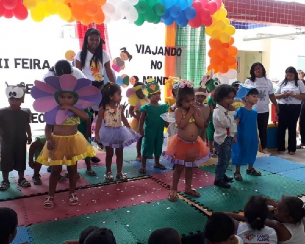 CEI Maria José Vieira realizou a II feira de Conhecimentos “Viajando no mundo da imaginação”