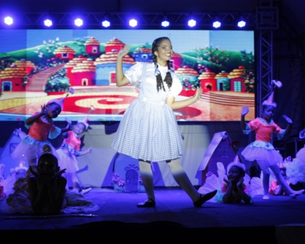 Ballet Municipal emociona com apresentação do Espetáculo O Maravilhoso Mundo de OZ