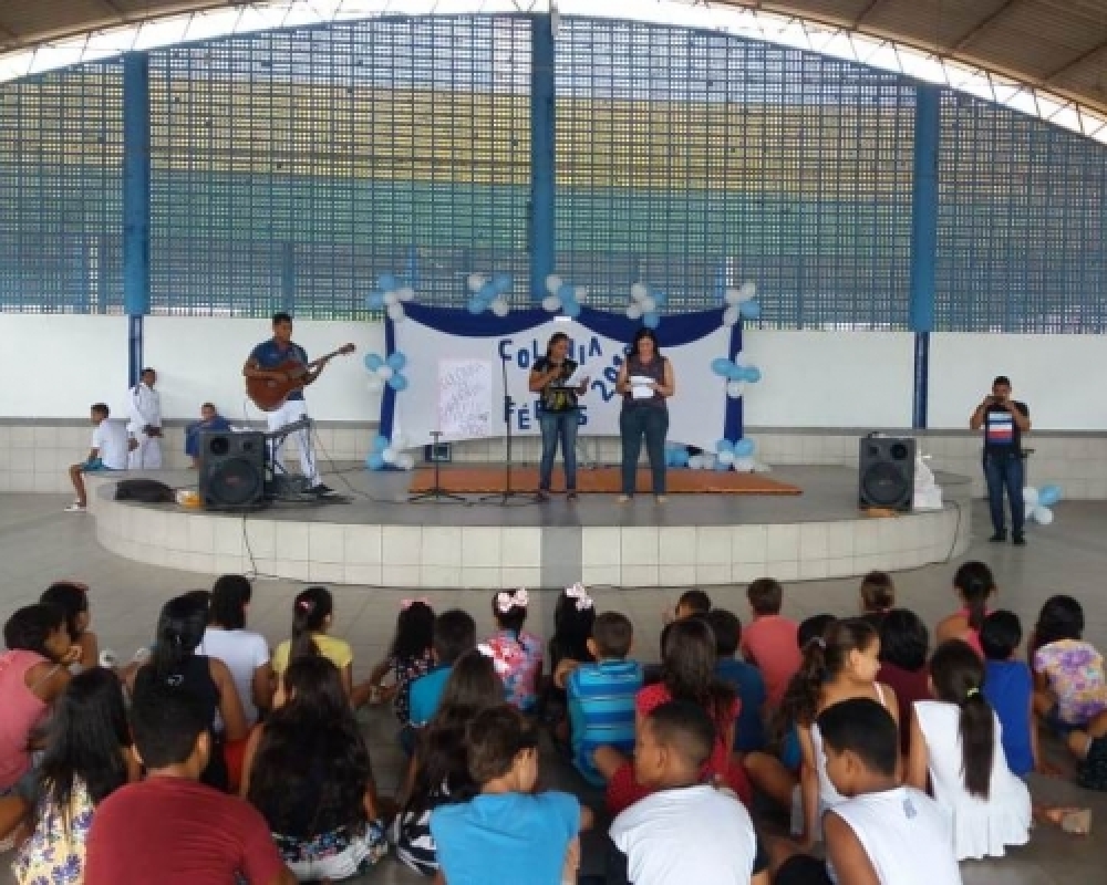 Estudantes de Campo Alegre participam de atividades educativas e recreativas na Colônia de Férias