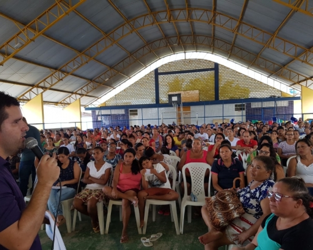 Escola Monsenhor Hildebrando realiza reunião para apresentar a nova metodologia de ensino aos pais
