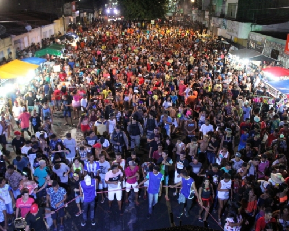 Com grande público presente Carnaval da Integração 2019 encerrou com tradicional arrastão