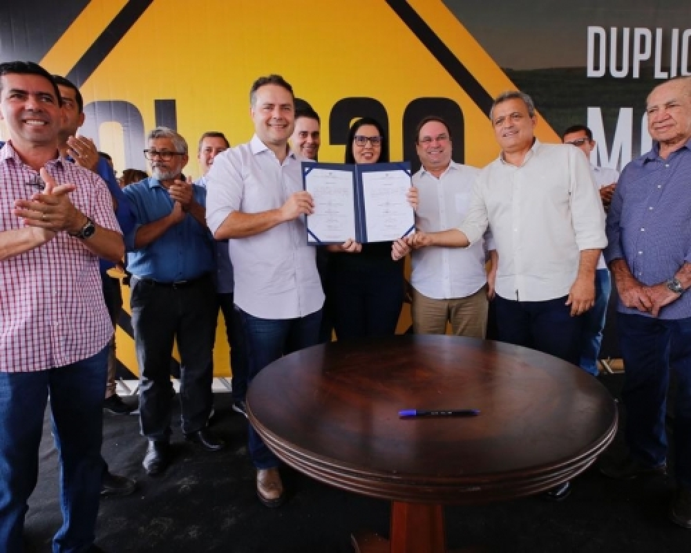 Prefeita Pauline participou da assinatura da ordem de serviços das obras de duplicação da AL-220