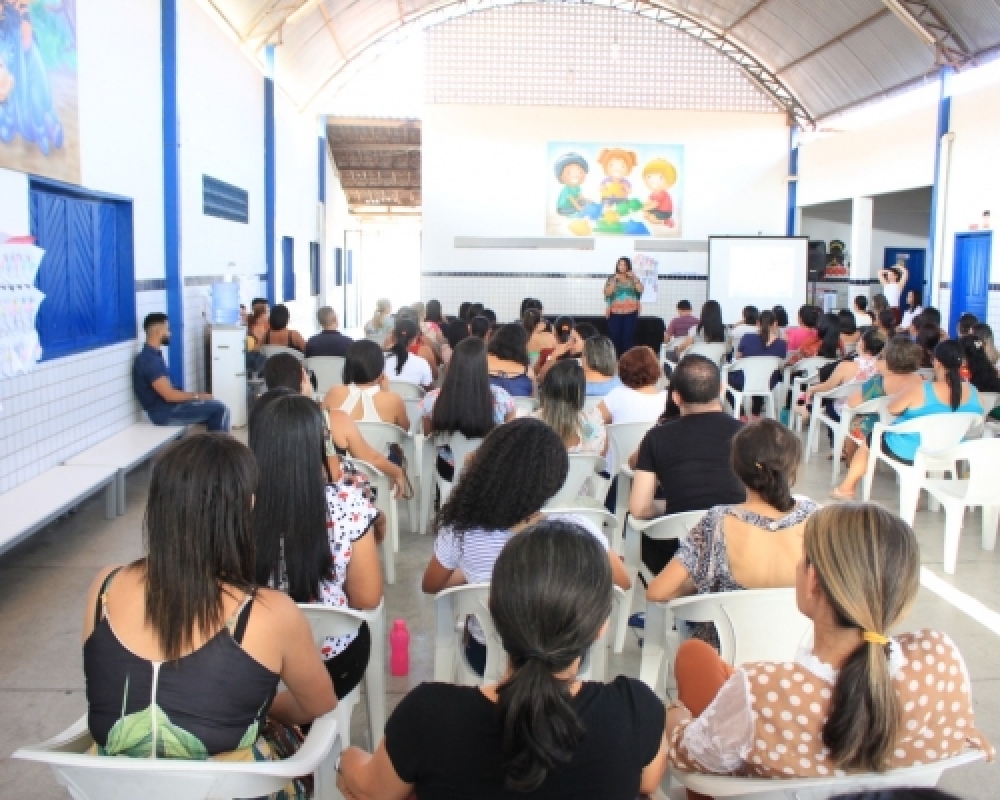 No Dia Mundial da Voz prefeitura promove  ação voltada para professores da  Rede Municipal de Ensino