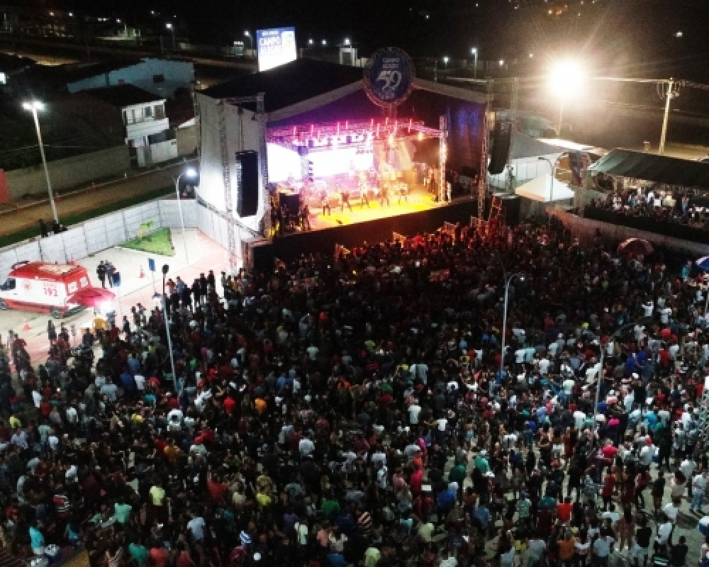 Shows com Harmonia do Samba e Peruano leva grande público ao Distrito Luziápolis
