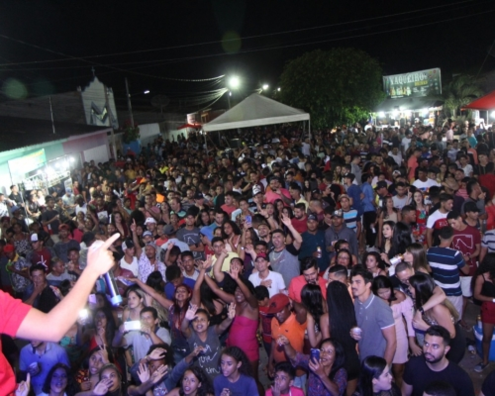Povoado Pimenteira recebe milhares de pessoas para os shows com Igor Santana e Samuel Menino de Rua