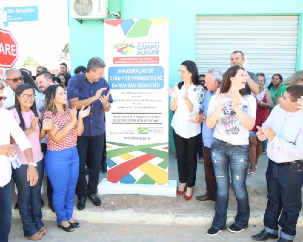 Prefeitura inaugura obras de esgotamento sanitário, pavimentação e abastecimento em Luziápolis