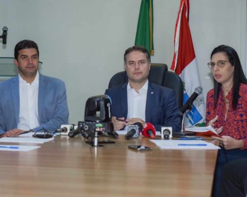 Prefeita Pauline Pereira participa de entrevista coletiva sobre novas medidas contra o coronavírus