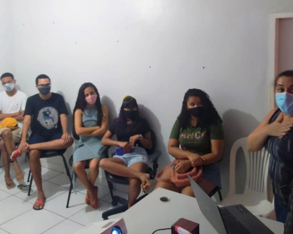 CRAS realiza Projeto Cine Convivência junto ao Projeto Fortalecendo Laços e SCFV