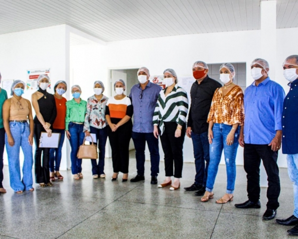 Prefeita de Santana do Ipanema realizou visita ao Complexo Nutricional de Luziápolis