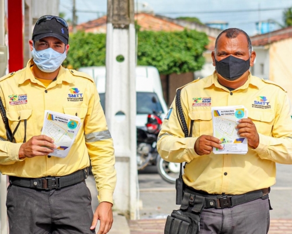 SMTT iniciou panfletagem informando mudanças no transito do centro da cidade