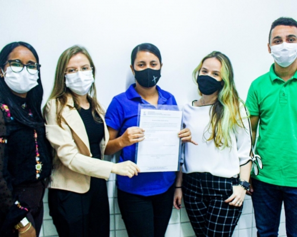 Prefeitura realiza entrega dos primeiros projetos do Programa Minha Casa Legal