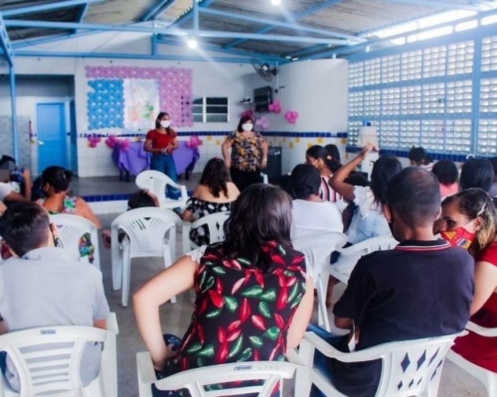 Equipe do Abrigo Regional promove palestra sobre a Primeira Infância para familiares dos acolhidos