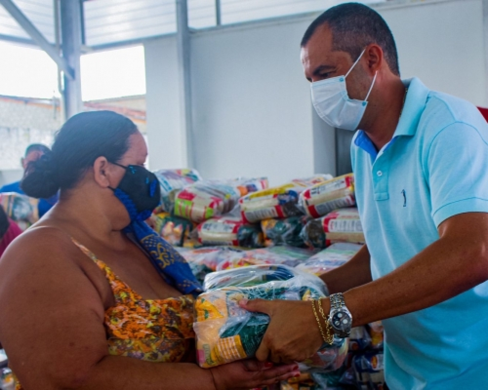 No dia do seu aniversário prefeito Nicolas Pereira realizou a distribuição de 1.200 cestas básicas