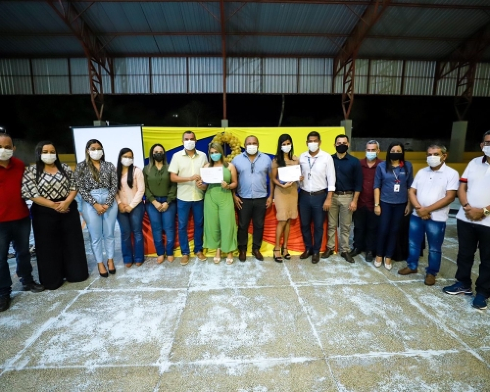Prefeitura de Campo Alegre realizou a entrega de 86 certificados para concluintes de cursos
