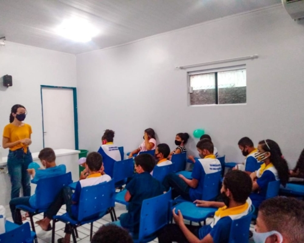 Profissionais do CREAS debatem sobre Diversidade com alunos da Rede Municipal de Ensino 
