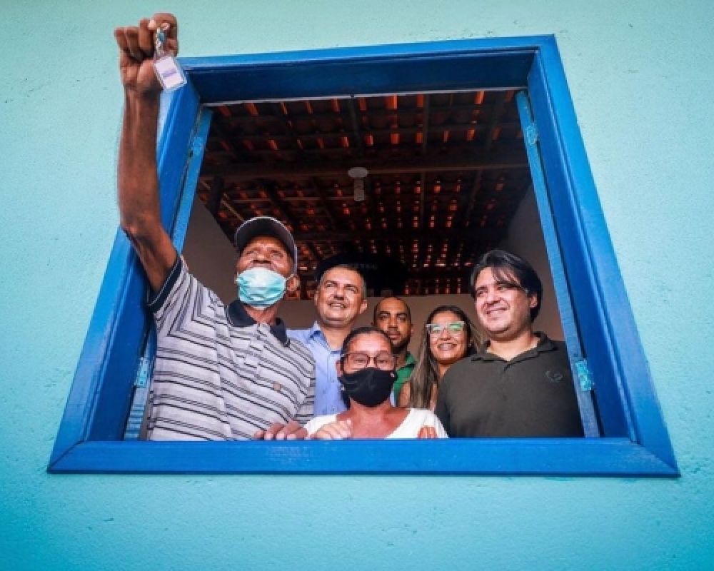 Prefeitura de Campo Alegre realizou a entrega de mais 06 casas pelo programa Minha Casa Renovada