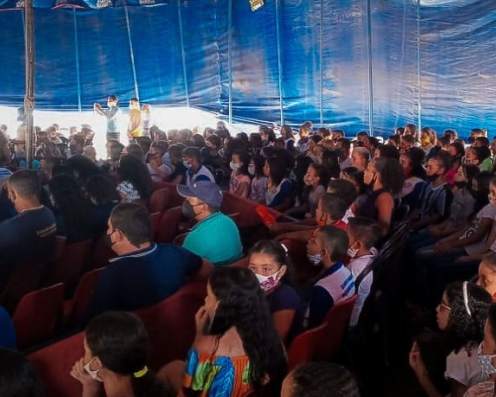 Estudantes da Rede Municipal de Campo Alegre participam de espetáculos de circo
