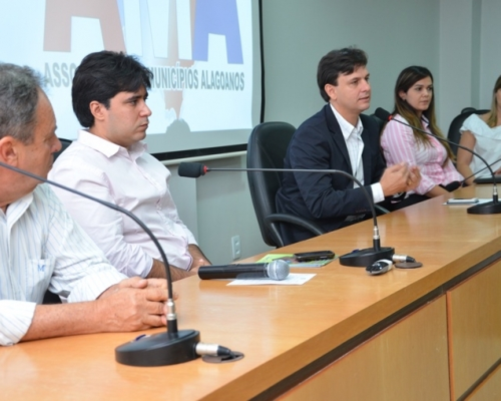 Secretario de Agricultura Leonardo Monteiro participou de Fórum na AMA